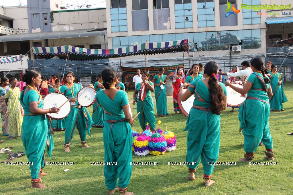 Hyderabad Bathukamma Celebrations 2015