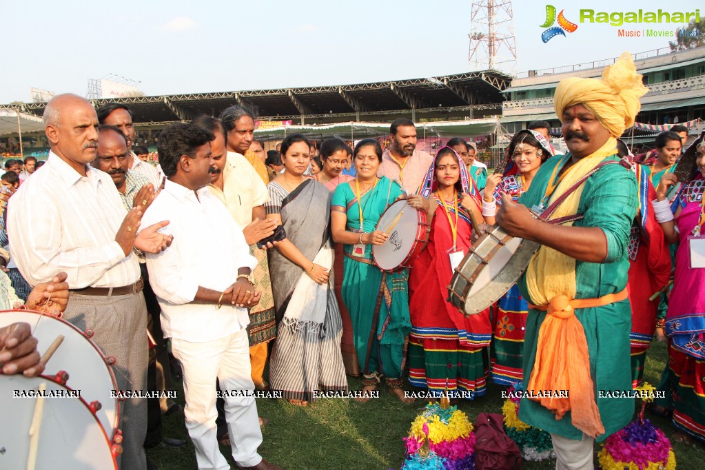 Hyderabad Bathukamma Celebrations 2015