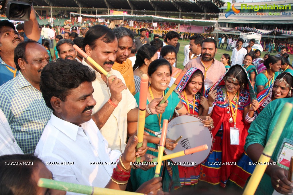 Hyderabad Bathukamma Celebrations 2015