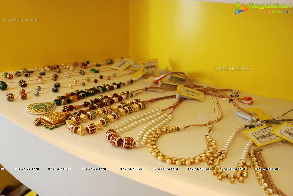 Vineet Bahl Collection Display at Anahita, Hyderabad