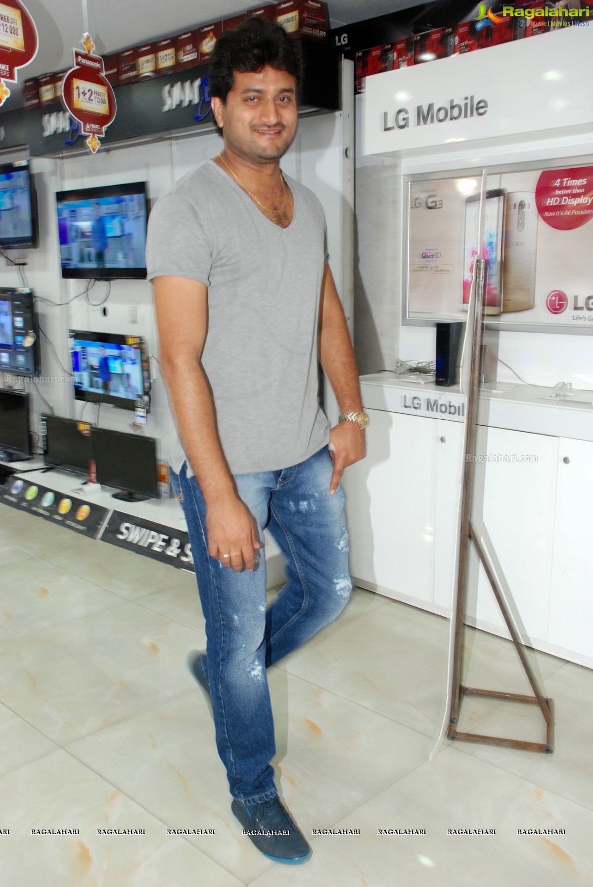 Yes Mart Ad Launch and Showroom Visit by Nikhil Siddharth and Director Srivas, Hyderabad