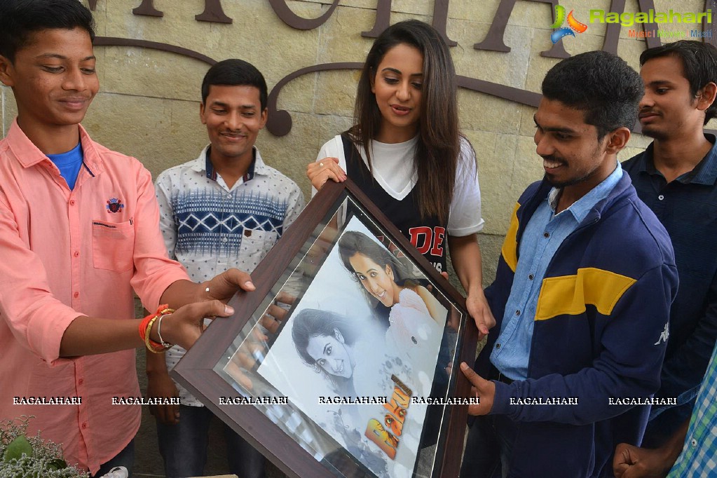 Rakul Preet Singh Birthday Celebrations with Fans