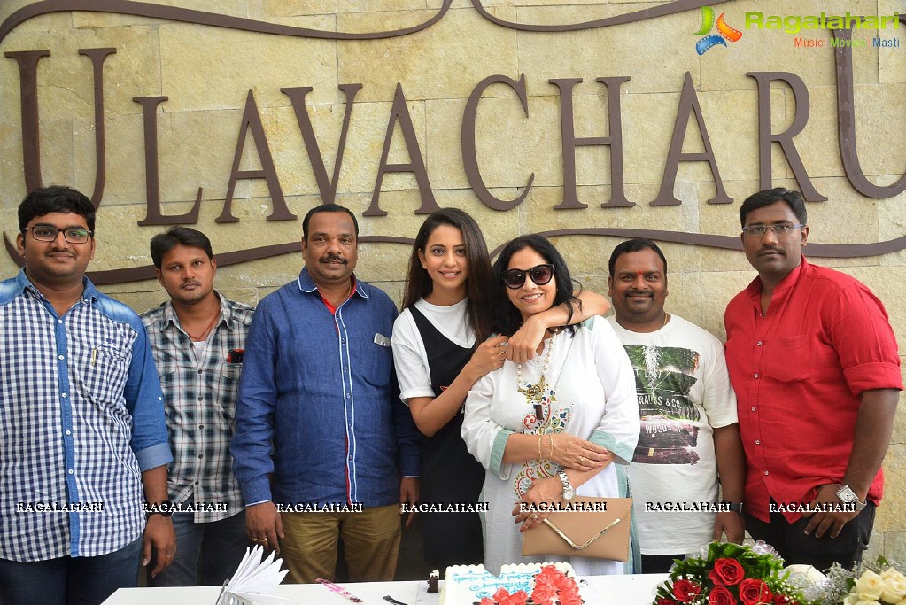 Rakul Preet Singh Birthday Celebrations with Fans