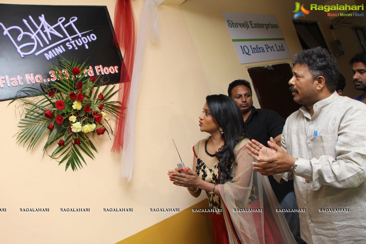 Suma Kanakala Launches Bhatt Mini Studio at Narayanaguda, Hyderabad