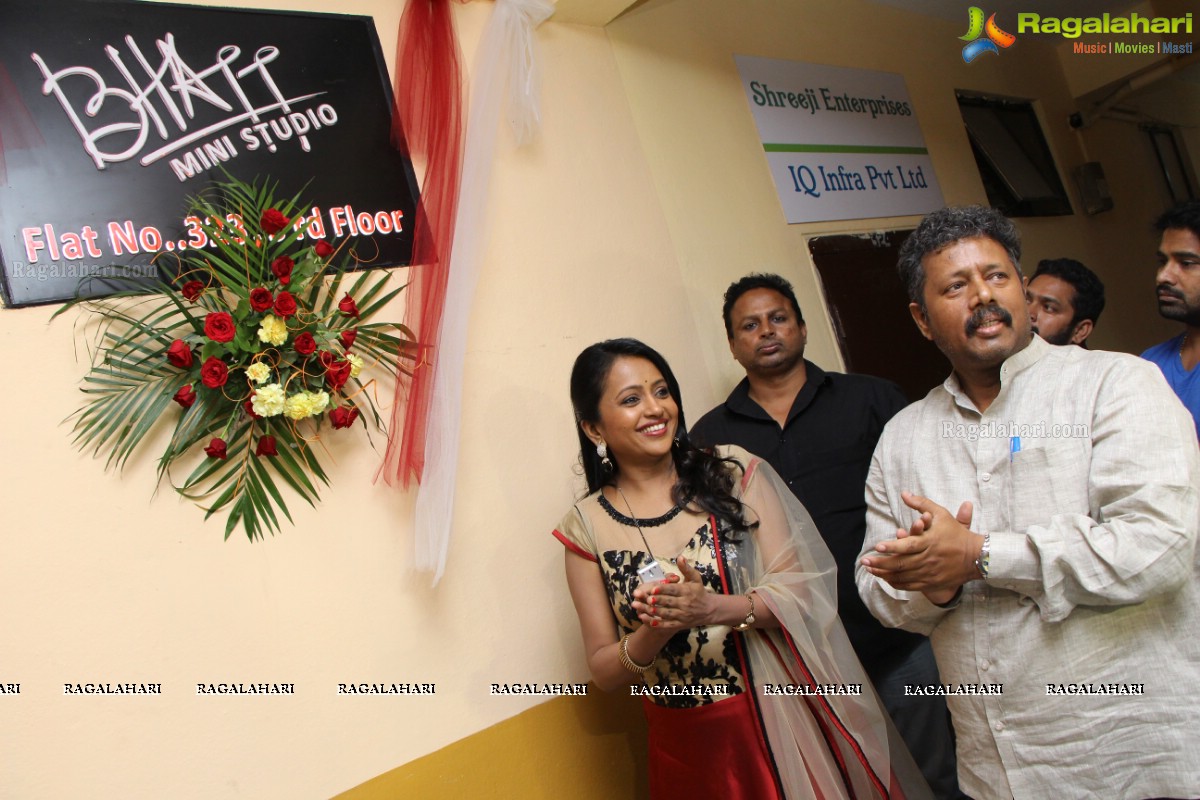 Suma Kanakala Launches Bhatt Mini Studio at Narayanaguda, Hyderabad