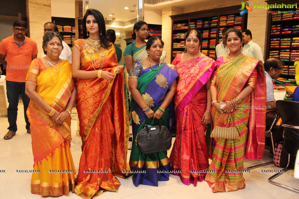 Shamili Sounderajan inaugurates Chandana Brothers at Somajiguda, Hyderabad 
