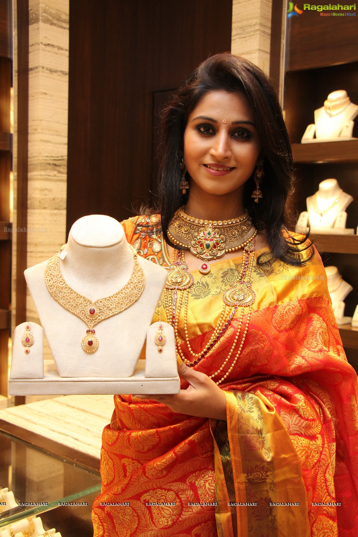 Shamili Sounderajan inaugurates Chandana Brothers at Somajiguda, Hyderabad 