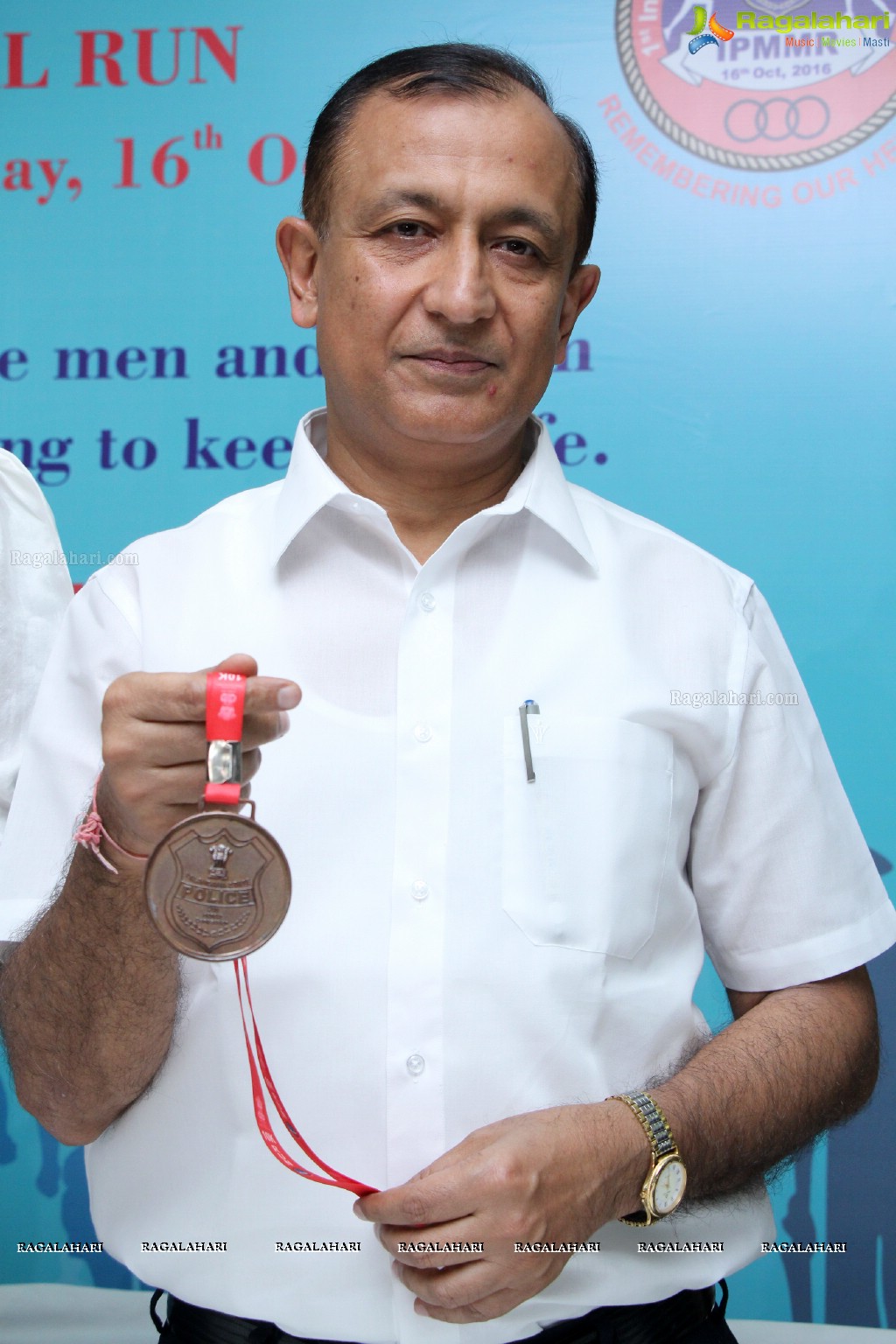 PV Sindhu unveiled T-Shirts and Medals of First Indian Police Martys Memorial Run, Hyderabad