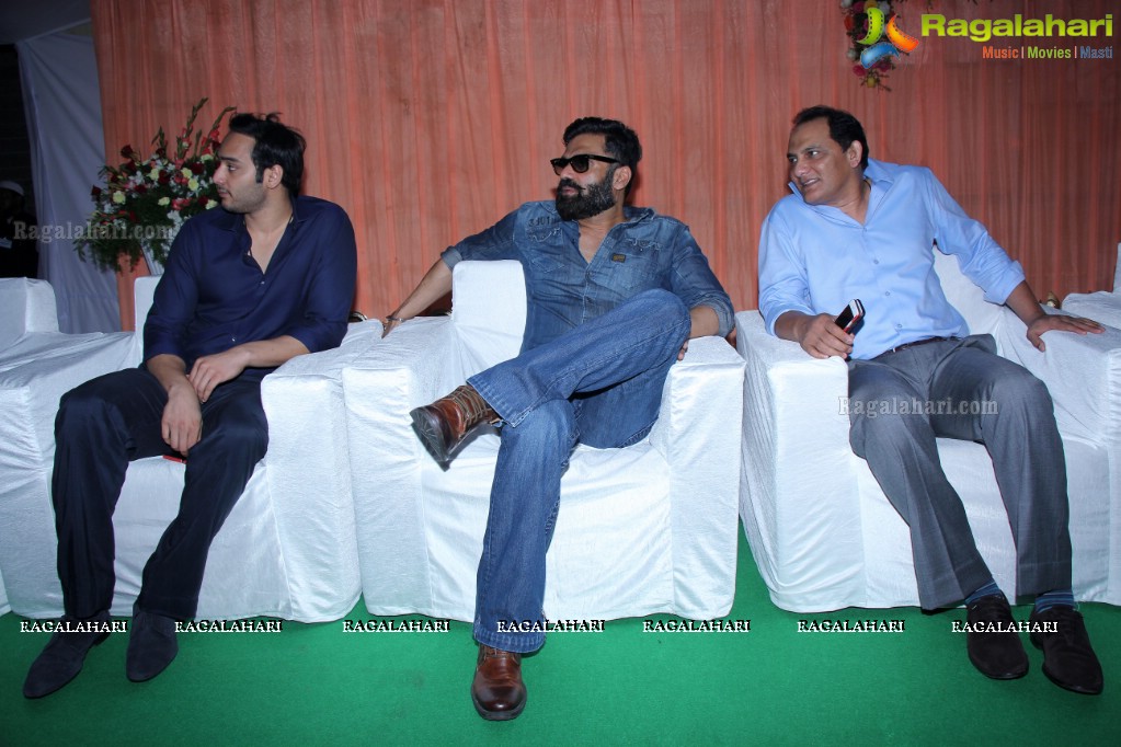 Suniel Shetty and Karishma Kapoor inaugurates Heera Mall, Hyderabad