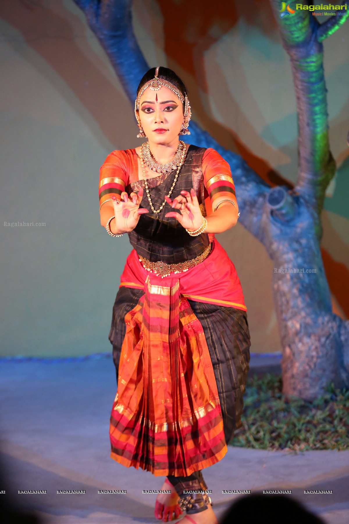 Bharatanatyam Recital by Kiranmayee Madupu at Saptaparni, Hyderabad