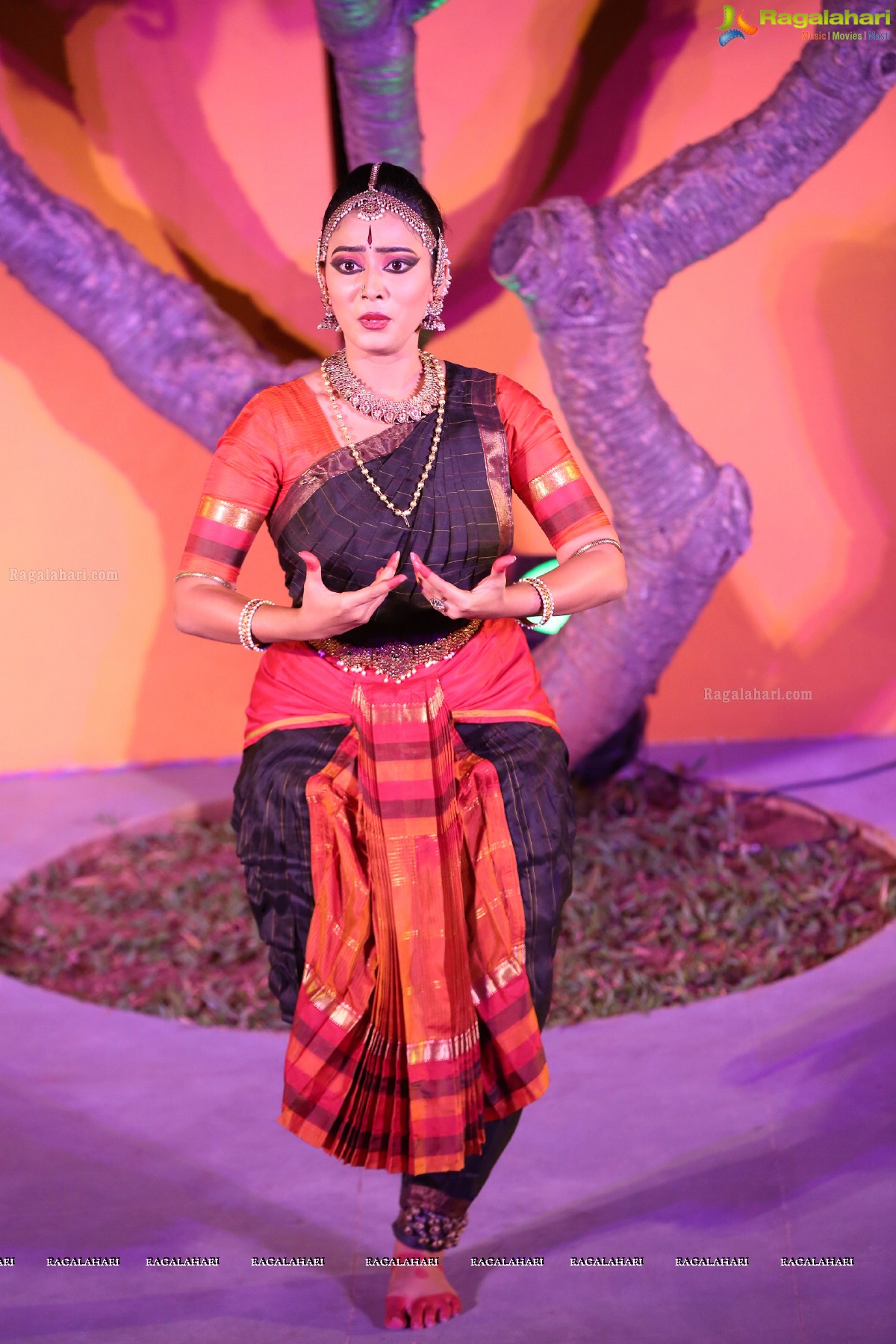 Bharatanatyam Recital by Kiranmayee Madupu at Saptaparni, Hyderabad