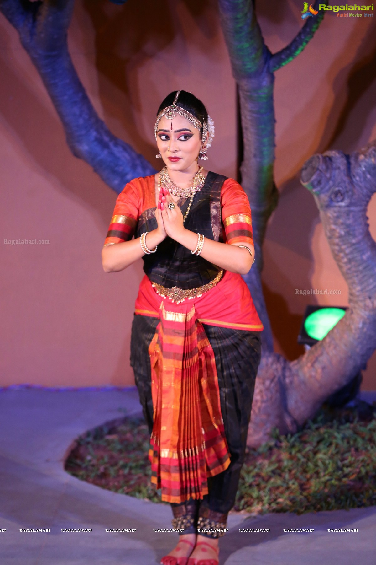 Bharatanatyam Recital by Kiranmayee Madupu at Saptaparni, Hyderabad