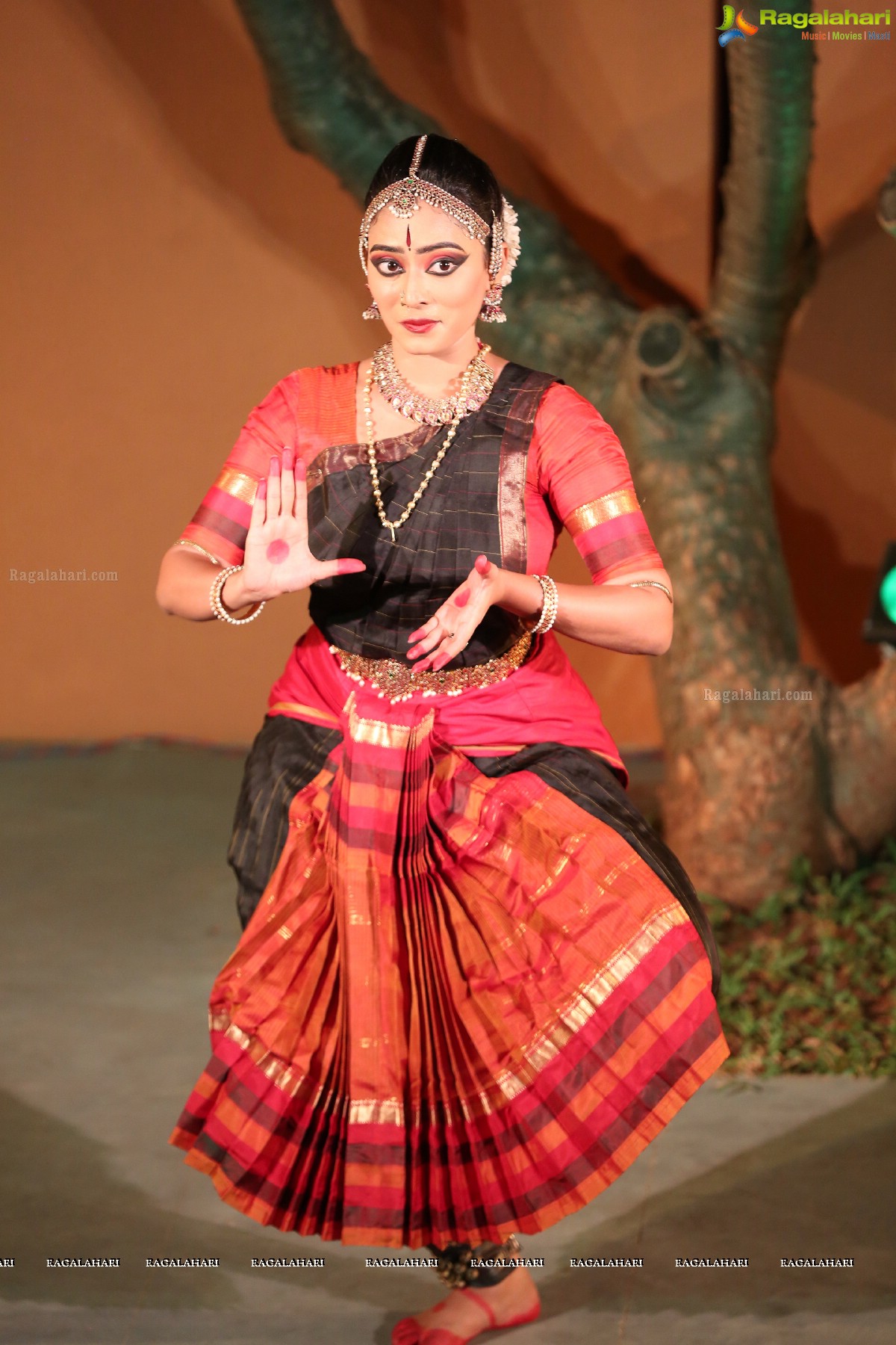 Bharatanatyam Recital by Kiranmayee Madupu at Saptaparni, Hyderabad