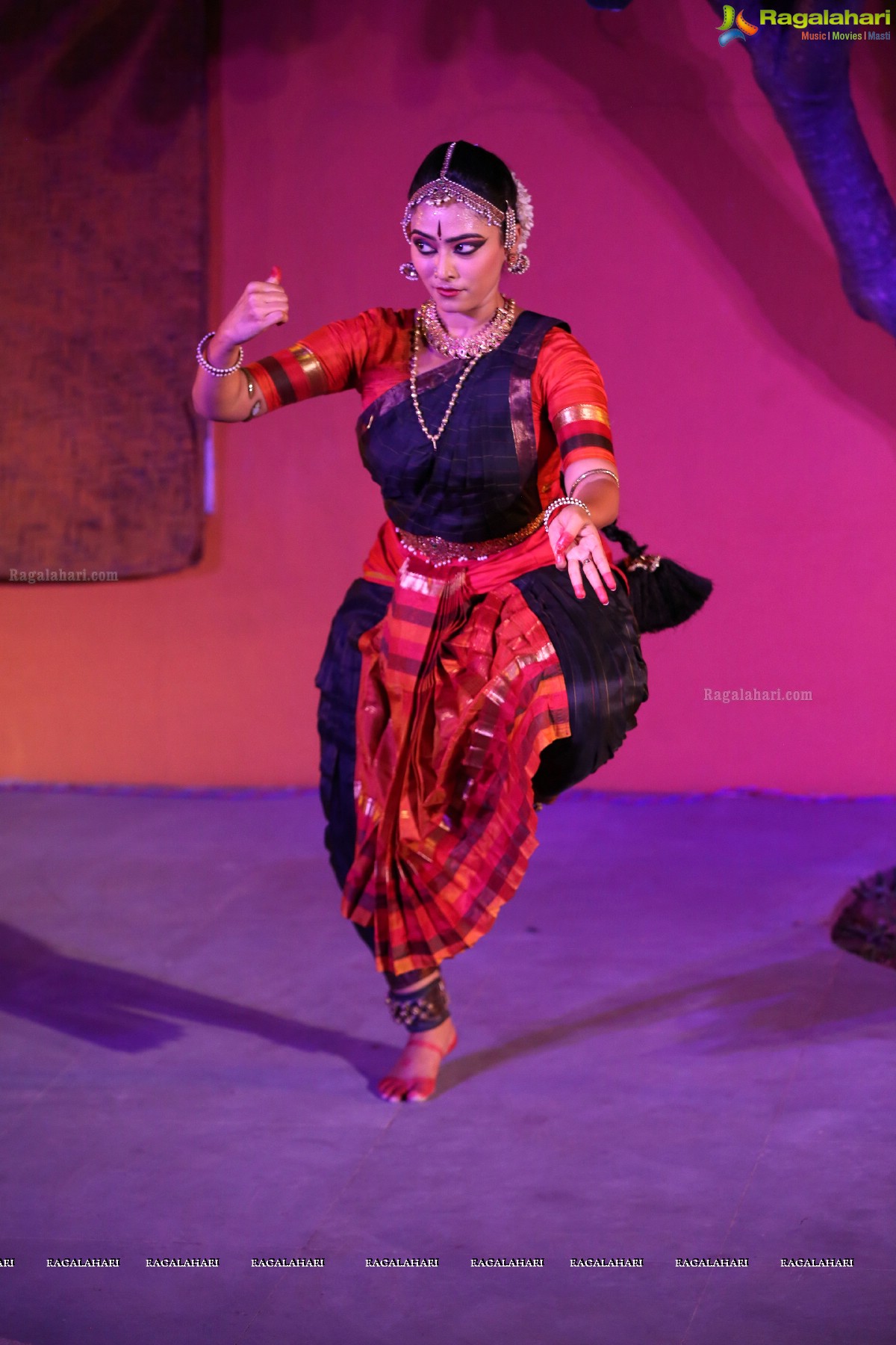 Bharatanatyam Recital by Kiranmayee Madupu at Saptaparni, Hyderabad