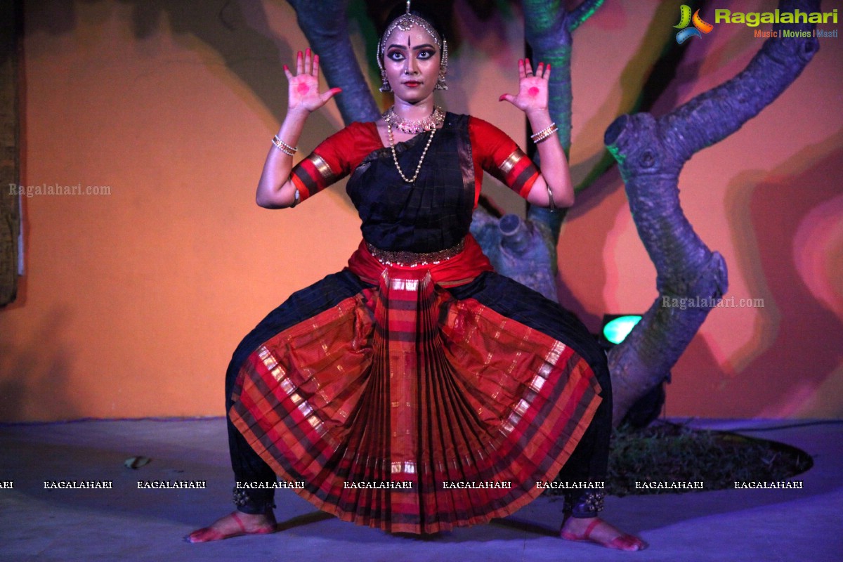 Bharatanatyam Recital by Kiranmayee Madupu at Saptaparni, Hyderabad