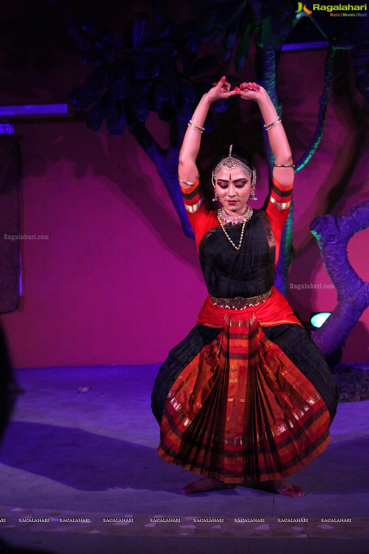 Bharatanatyam Recital by Kiranmayee Madupu at Saptaparni, Hyderabad