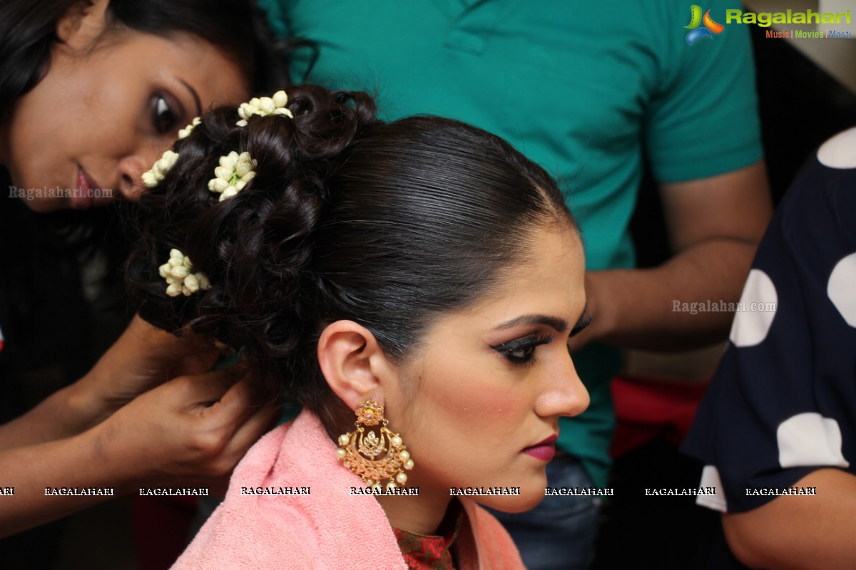 Lakme Bridal Workshop by Bollywood Celebrity Make-up Artist Sushma Khan at Aaltos A And M Trade Center, Hyderabad