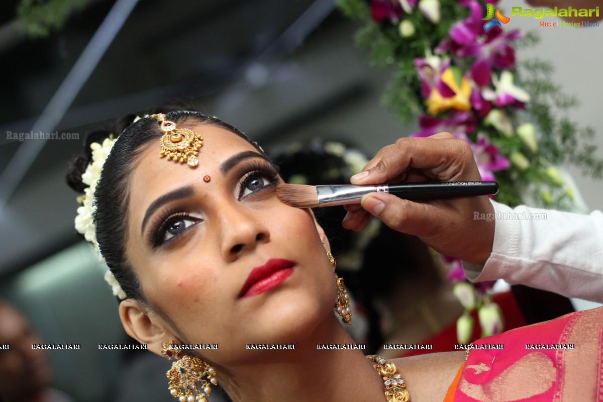 Bridal Illuminate Looks Workshop by Sushma Khan at Lakme Studio, Gachibowli