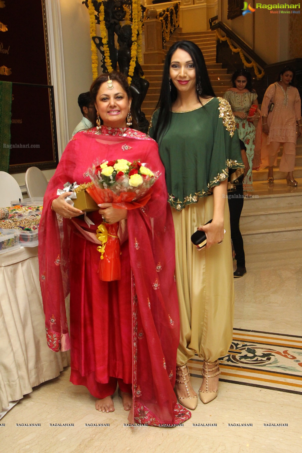 Pre-Diwali Bash 2016 by Kamini Saraf and Poonam at Taj Krishna, Hyderabad