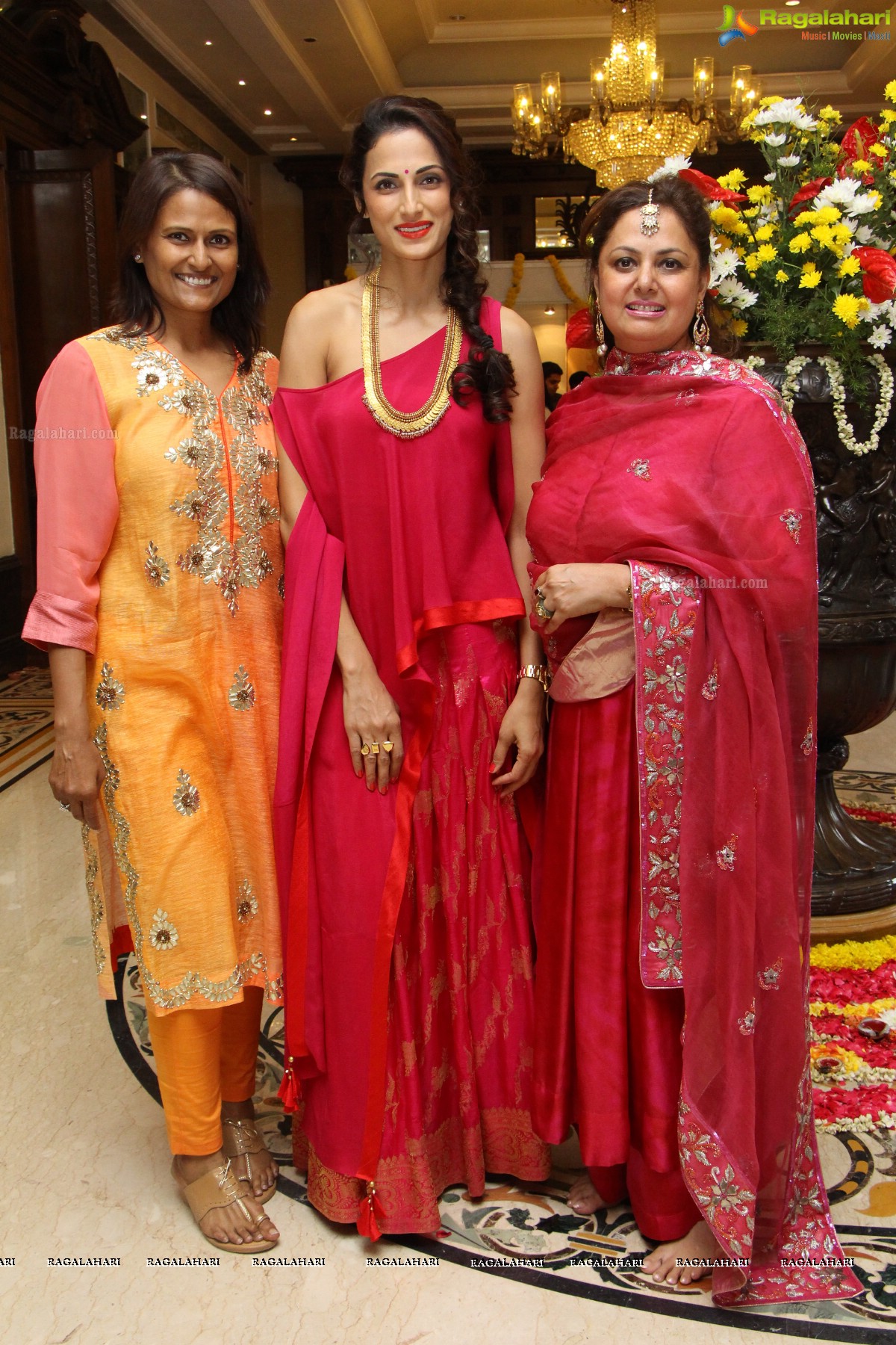 Pre-Diwali Bash 2016 by Kamini Saraf and Poonam at Taj Krishna, Hyderabad