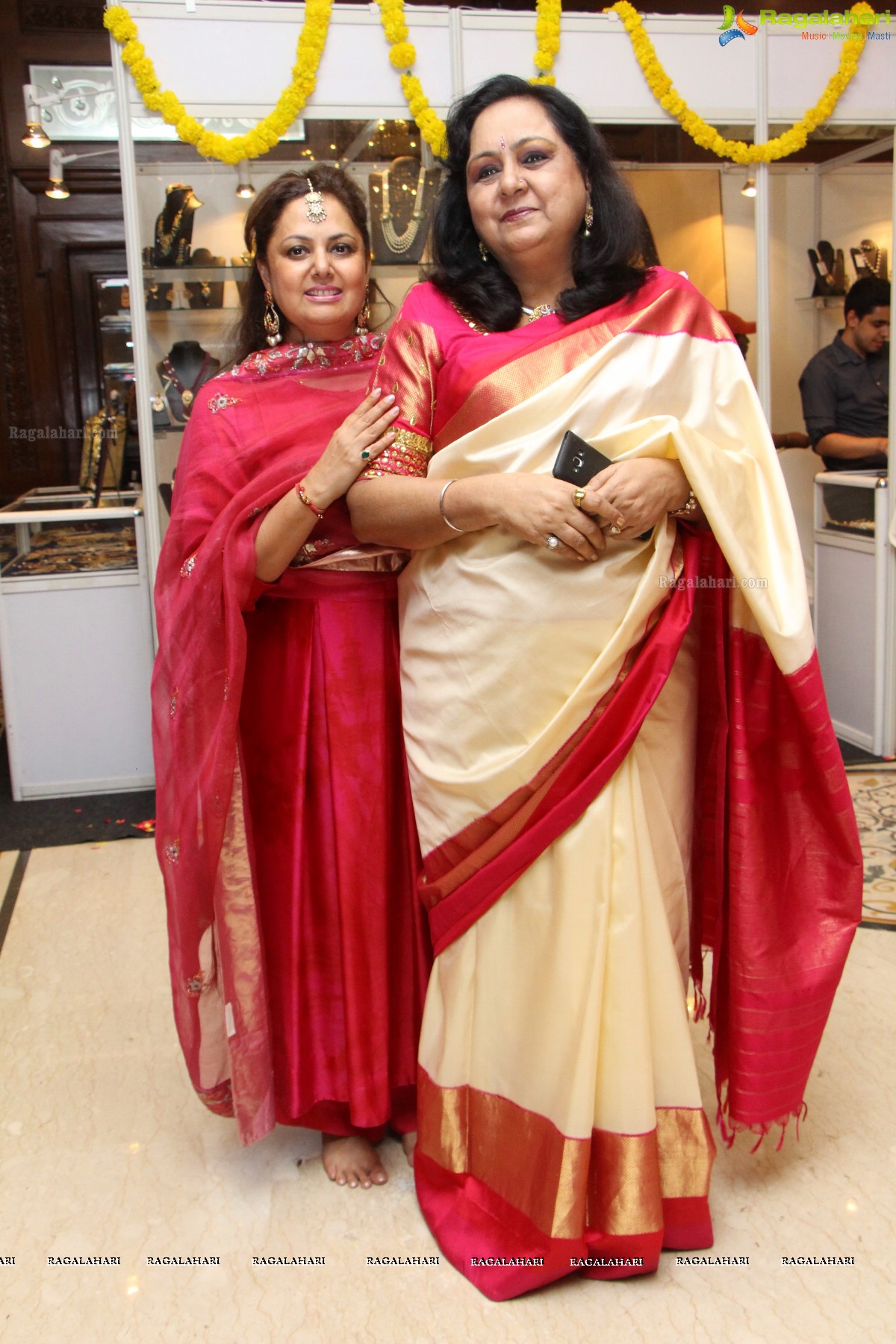 Pre-Diwali Bash 2016 by Kamini Saraf and Poonam at Taj Krishna, Hyderabad