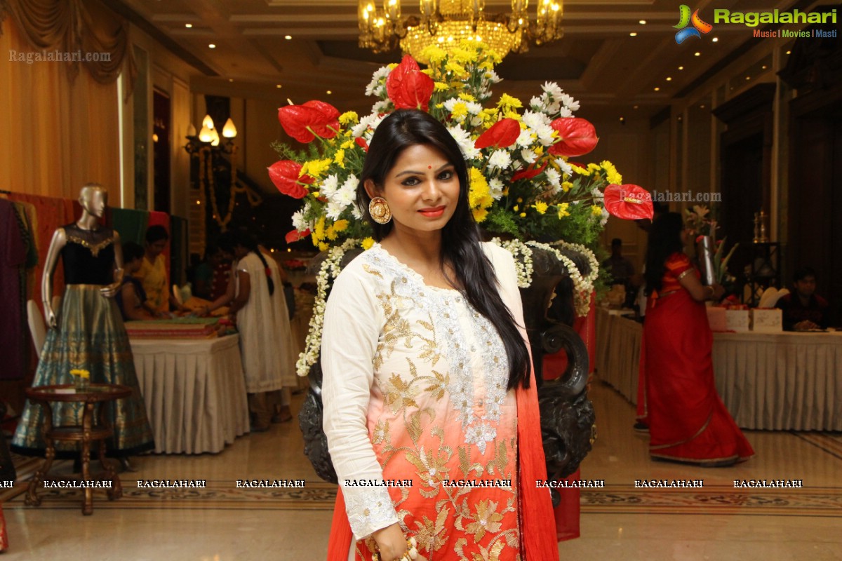 Pre-Diwali Bash 2016 by Kamini Saraf and Poonam at Taj Krishna, Hyderabad