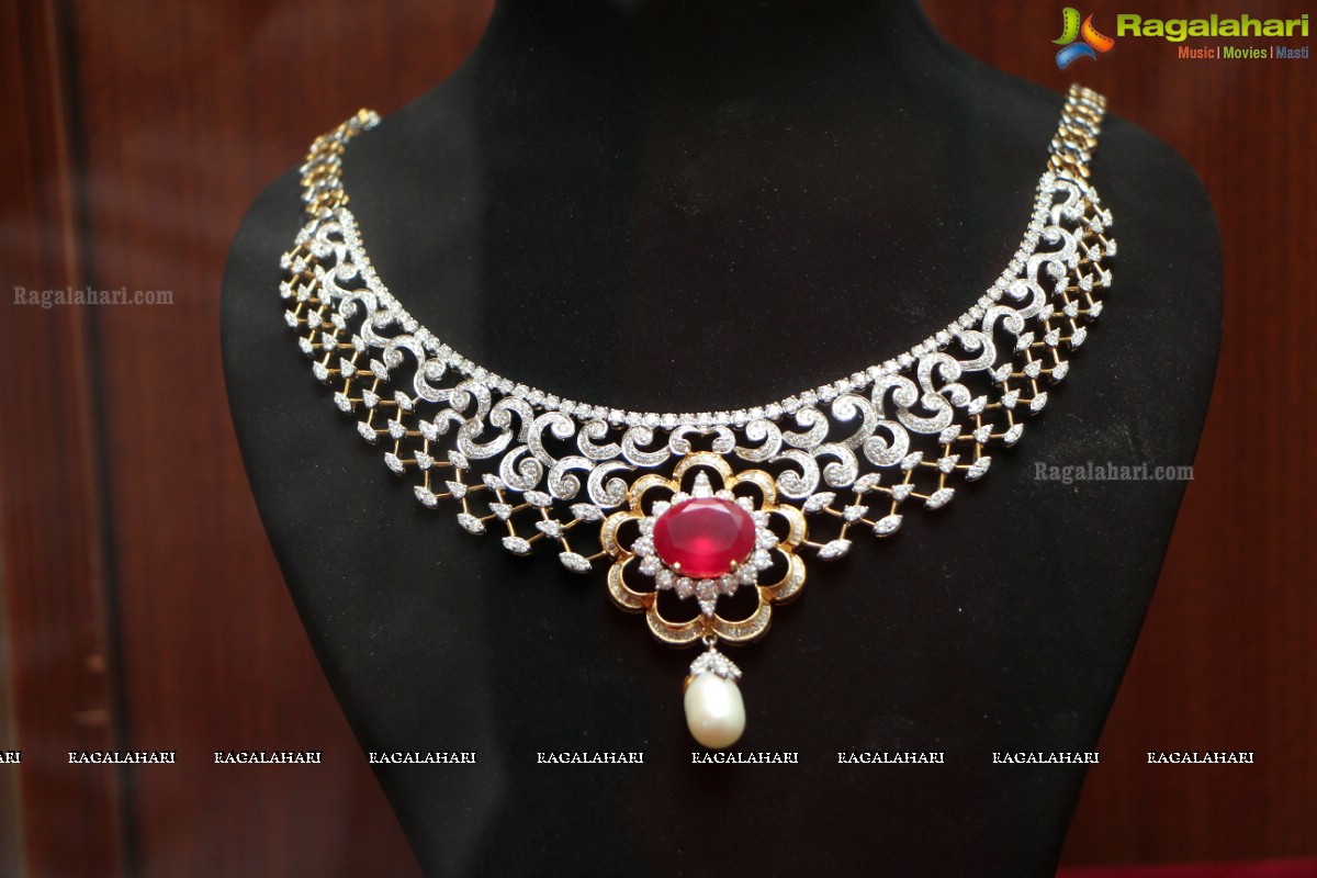 Charmz - A Charming Collection of Gold and Diamond Kids Jewellery at Reliance Jewels