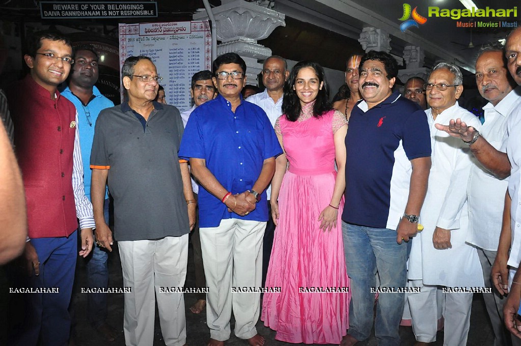 Saina Nehwal visits Film Nagar Temple, Hyderabad
