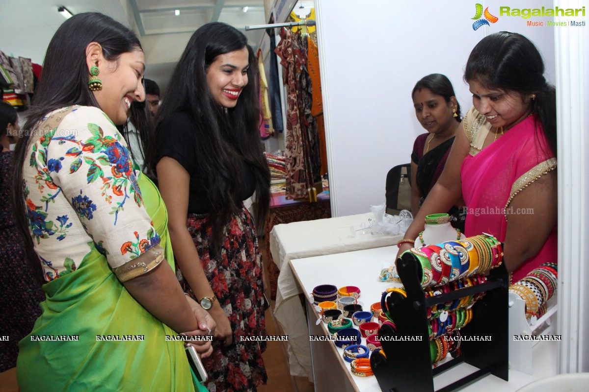 Sravana Bhargavi inaugurates Allure Vastra Vibha Exhibition, Hyderabad