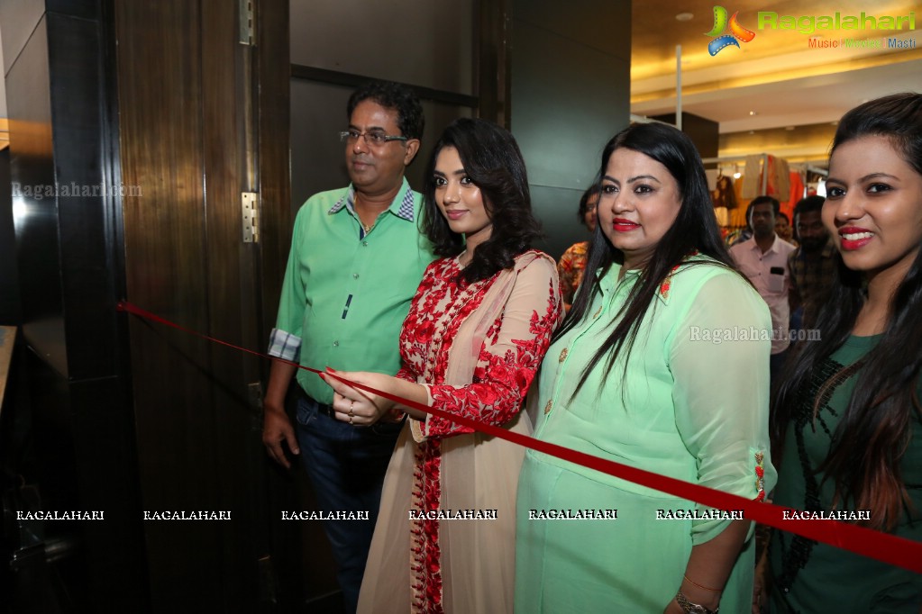 Lasya Sri inaugurates Akritti Elite Exhibition at Park Hyatt Hyderabad