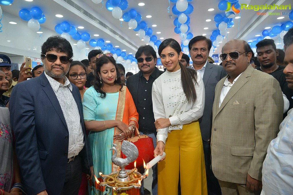 Big C Lucky Draw by Rakul Preet Singh, Nellore