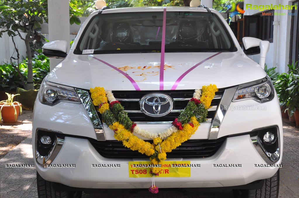 Chiranjeevi with Suresh Kondeti's new car