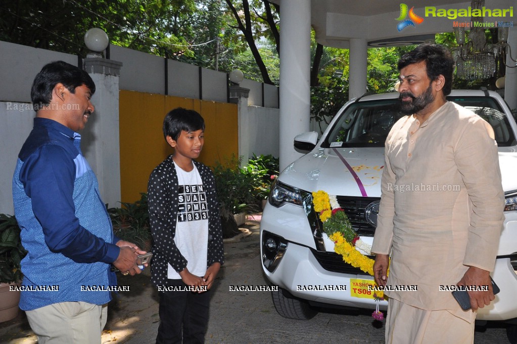 Chiranjeevi with Suresh Kondeti's new car