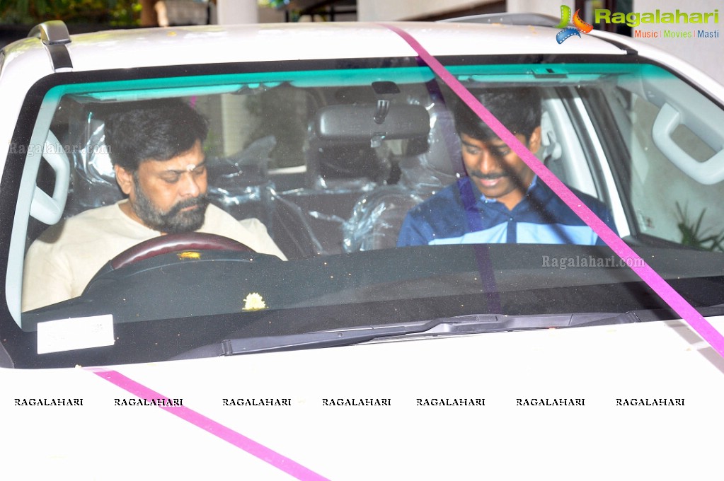 Chiranjeevi with Suresh Kondeti's new car