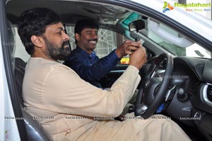 Chiranjeevi with Suresh Kondeti with new car