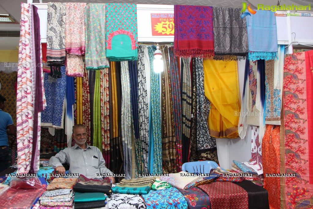 Sushila Bokadiya inaugurates Kala Silk Handloom and Handicrafts Expo at Himayat Nagar, Hyderabad