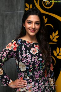 Mehreen Kaur Pirzada Naturals Hair and Beauty Salon