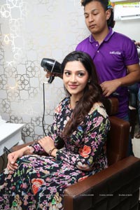 Mehreen Kaur Pirzada Naturals Hair and Beauty Salon