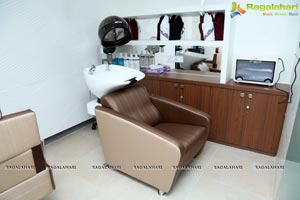 Mehreen Kaur Pirzada Naturals Hair and Beauty Salon