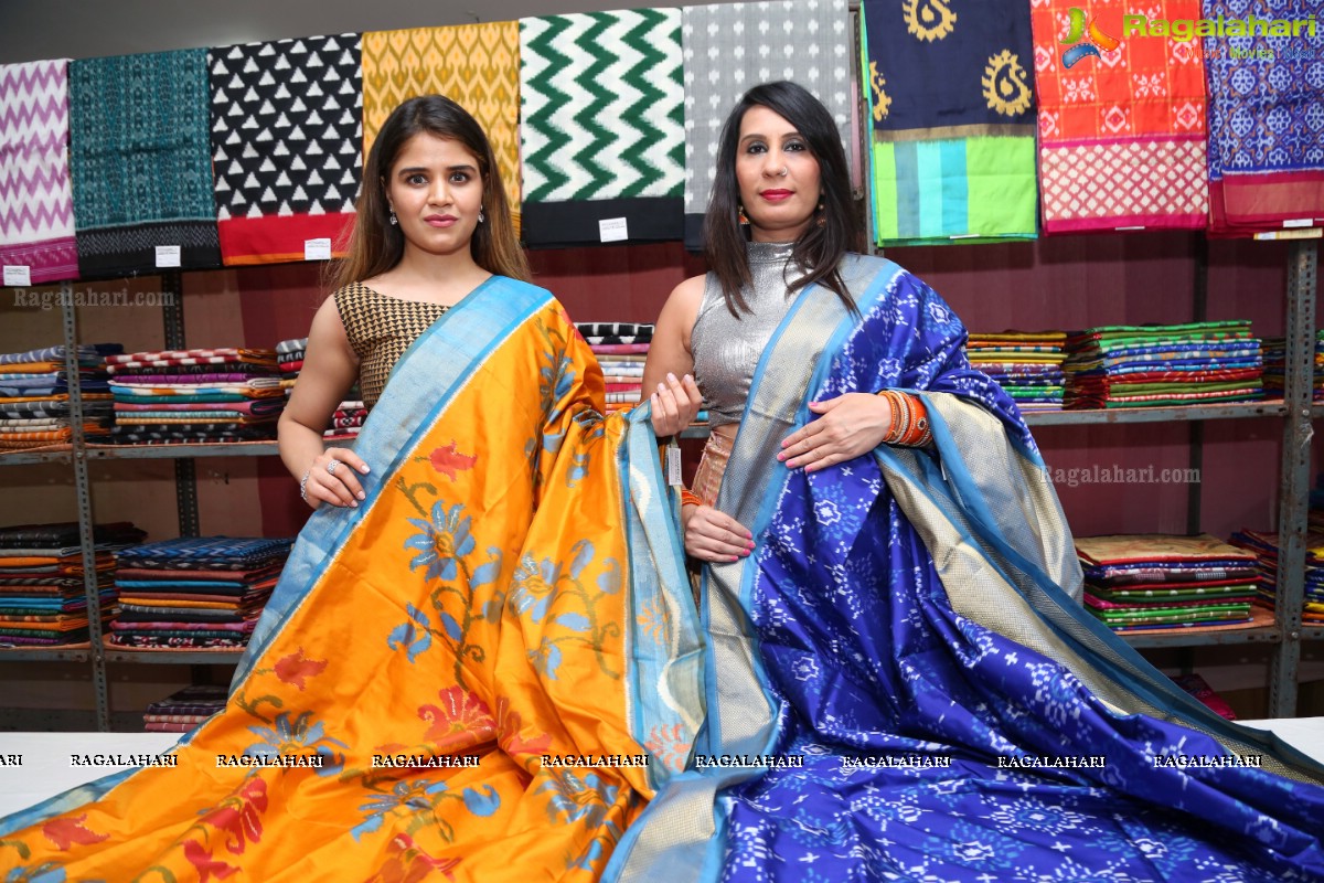 Ranjanaa Mishra launches Pochampally IKAT Art Mela, Kukatpally