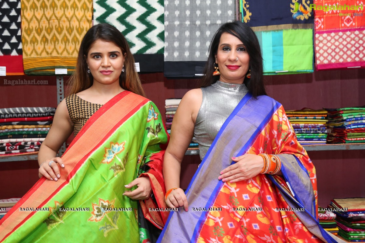 Ranjanaa Mishra launches Pochampally IKAT Art Mela, Kukatpally
