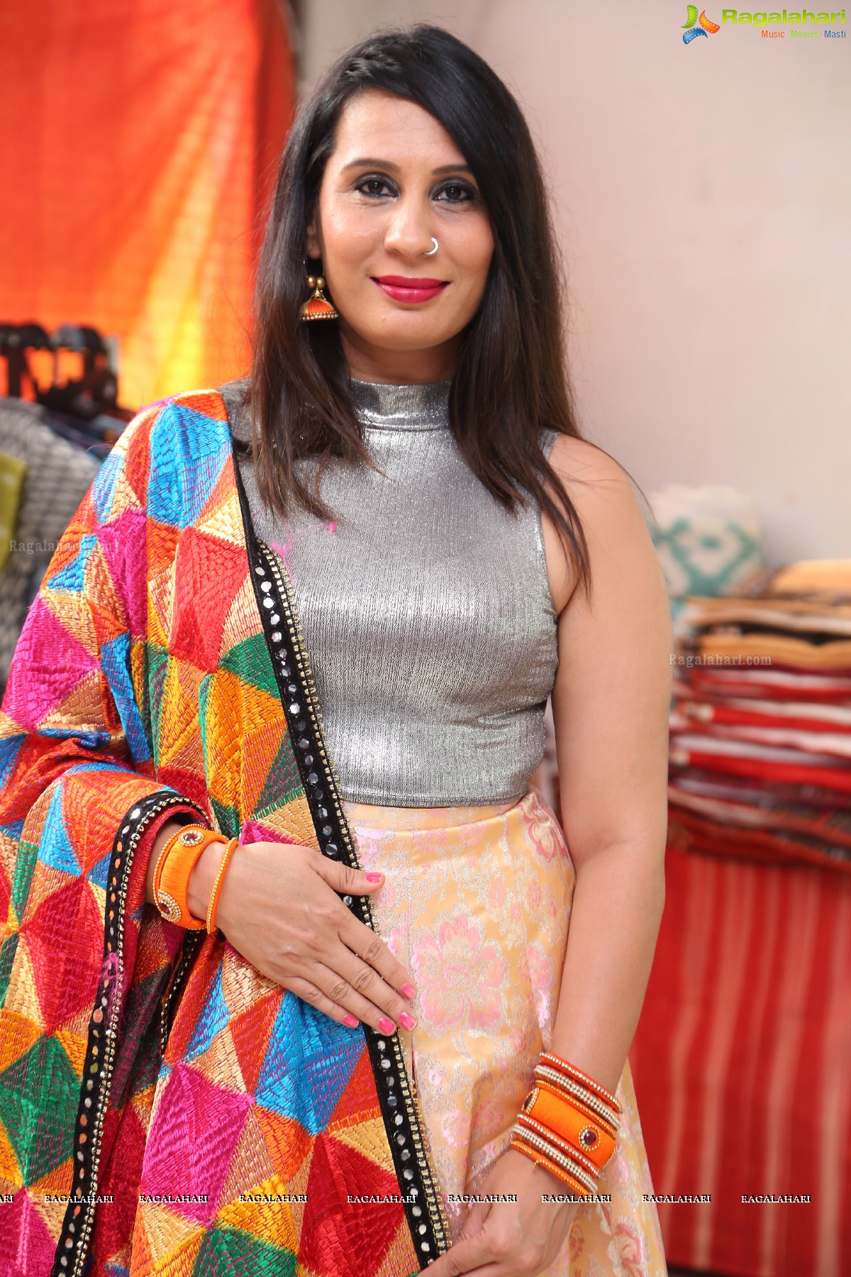 Ranjanaa Mishra launches Pochampally IKAT Art Mela, Kukatpally