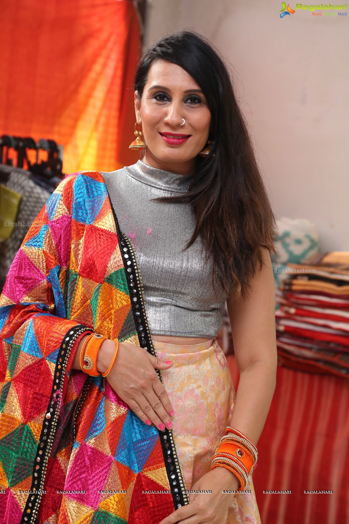 Ranjanaa Mishra launches Pochampally IKAT Art Mela, Kukatpally