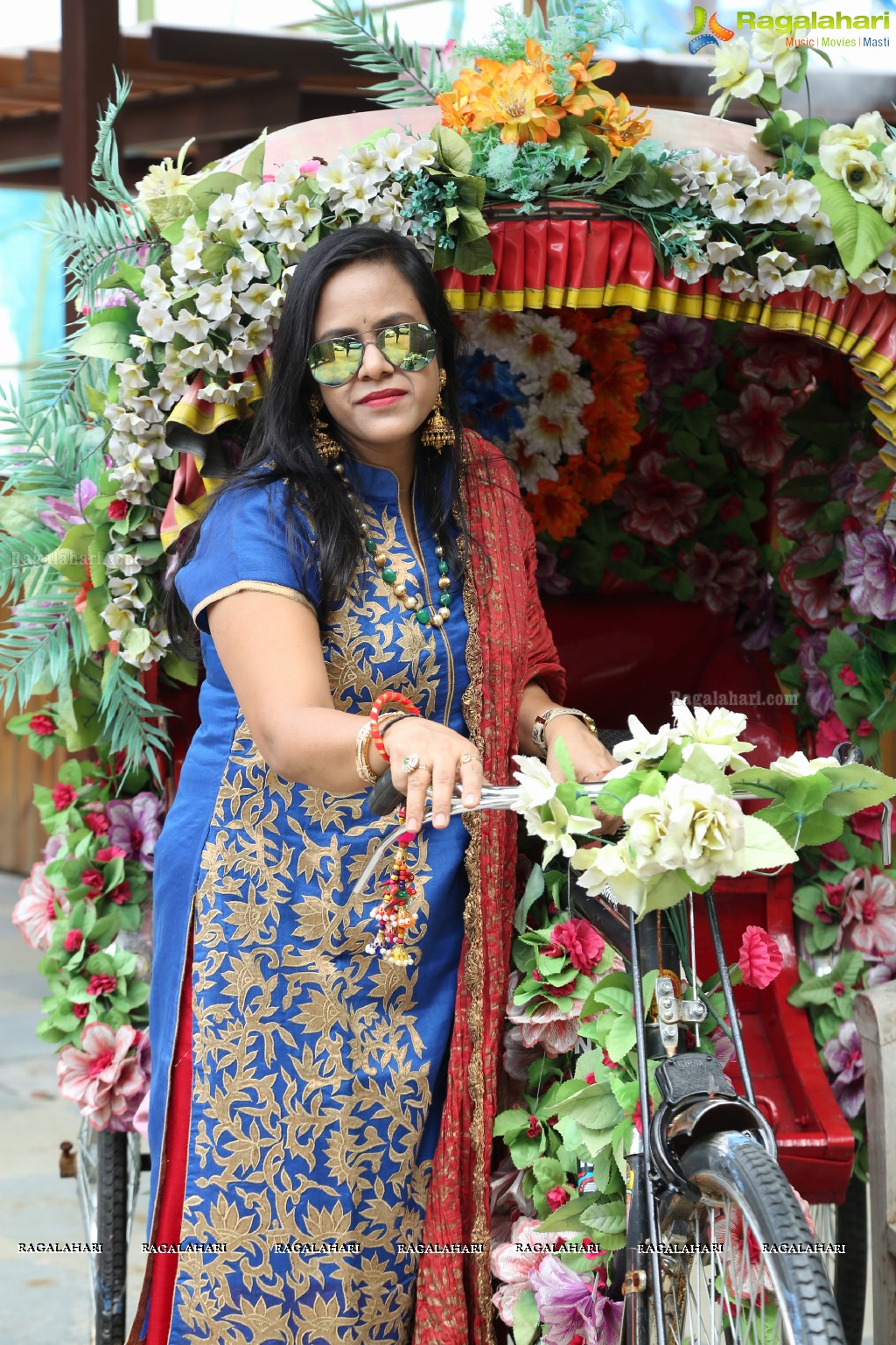 Pre Diwali Bash of Blooming Buds at Malaka Spice