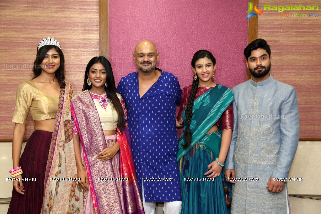 Diwali Celebration and Designer Shravan Kumar New Collection Fashion Show