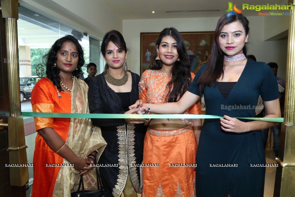 Rachana Smith inaugurates Singar Lifestyle Expo at Taj Deccan
