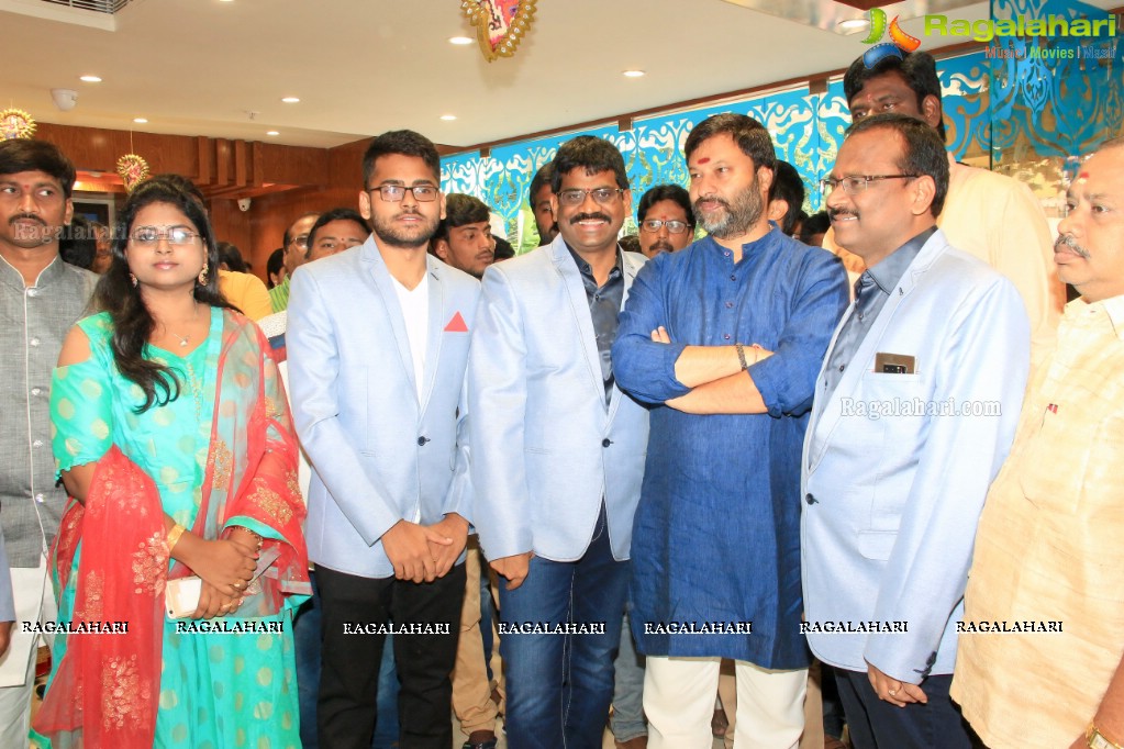 Rakul Preet Singh launches Subhamastu Shopping Mall, Tirupati