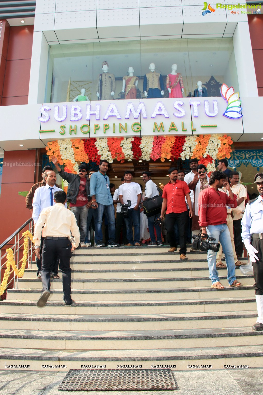 Rakul Preet Singh launches Subhamastu Shopping Mall, Tirupati