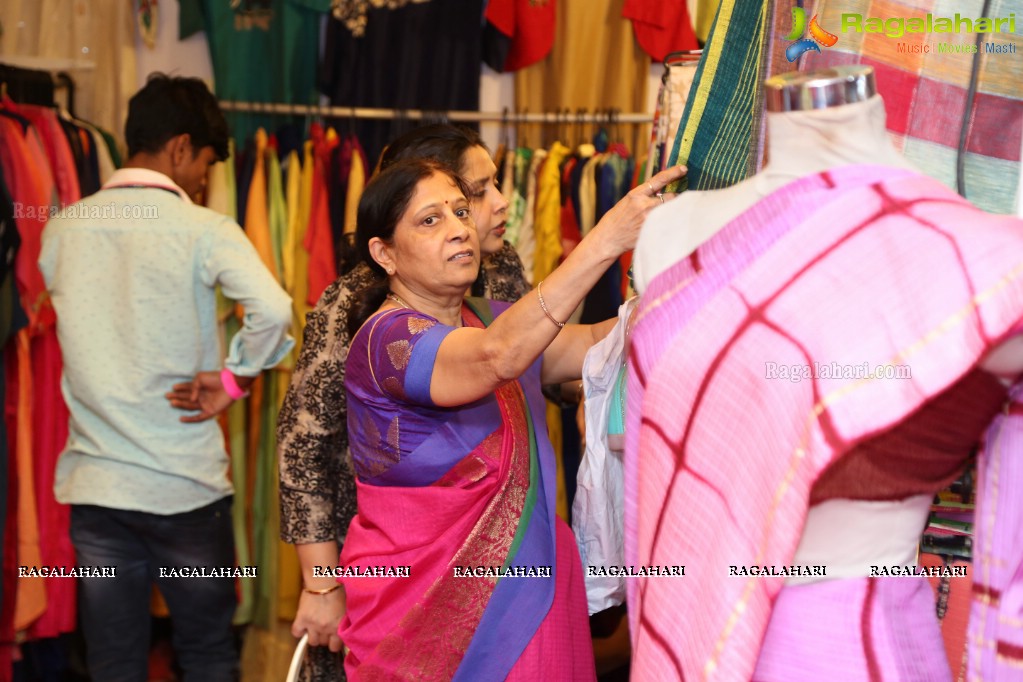 Sony Charishta launches Trendz Vivah Expo at Taj Krishna