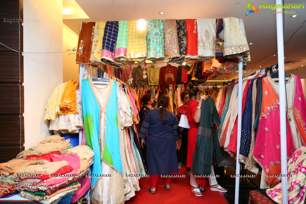 Ananya Simlai Inaugurates Sashi Nahata's Akritti Elite - The Day & Night Bazaar @ The Park, Hyderabad